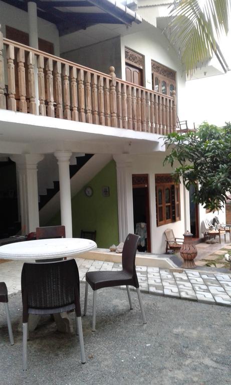 Rose Blossom Hotel Mirissa Exterior foto